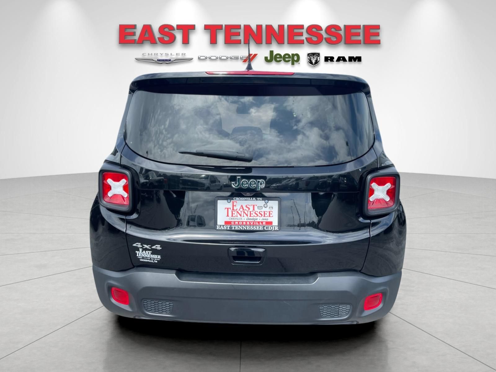 Used 2023 Jeep Renegade Latitude AWD/4WD image 4