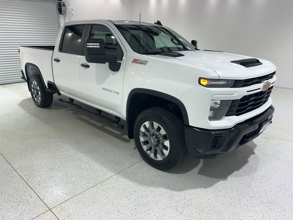 Used 2025 Chevrolet Silverado 2500 Custom w/ Custom Value Package AWD/4WD image 7