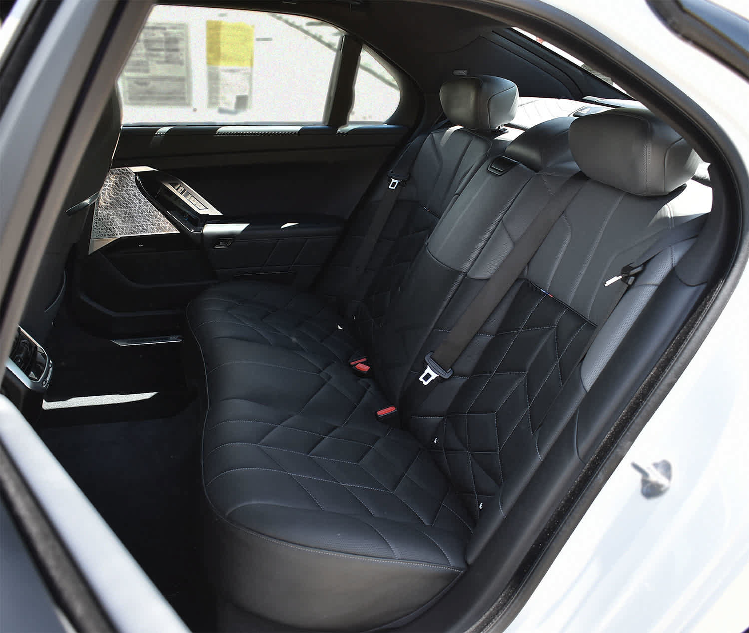Used 2024 BMW 760i xDrive AWD/4WD image 16