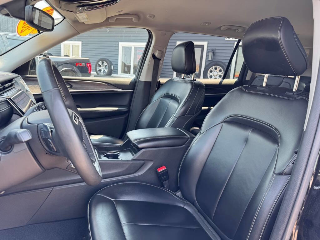 Used 2023 Jeep Grand Cherokee L Limited image 10