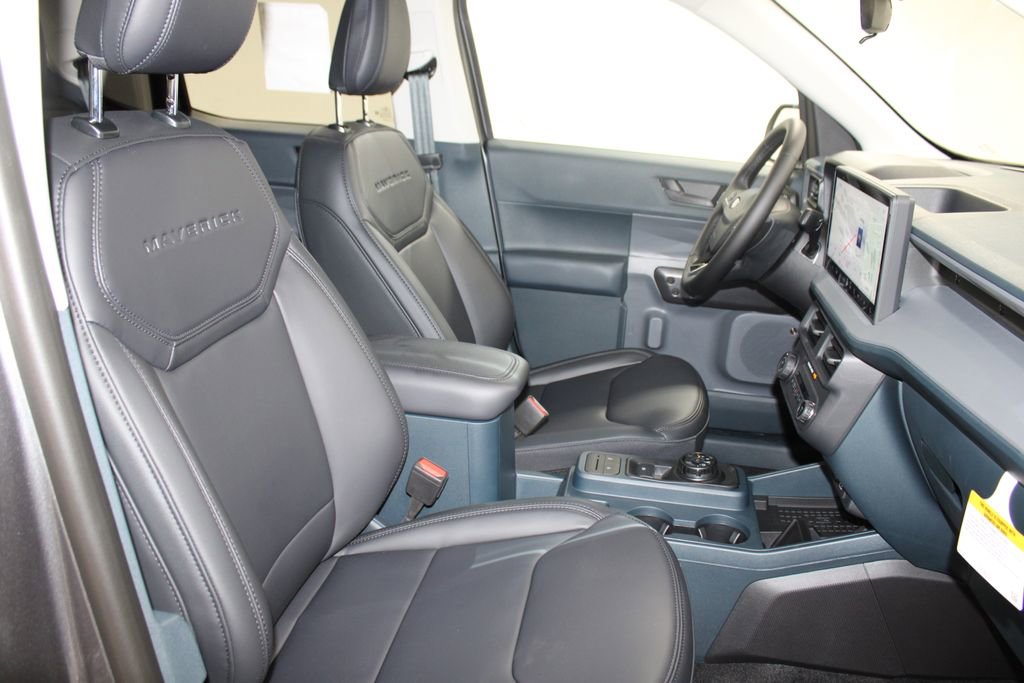New 2025 Ford Maverick Lariat w/ Black Appearance Package image 25