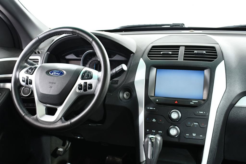 Used 2014 Ford Explorer XLT w/ Equipment Group 202A image 8