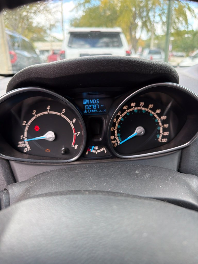 Used 2015 Ford Fiesta SE w/ Equipment Group 201A FWD image 2