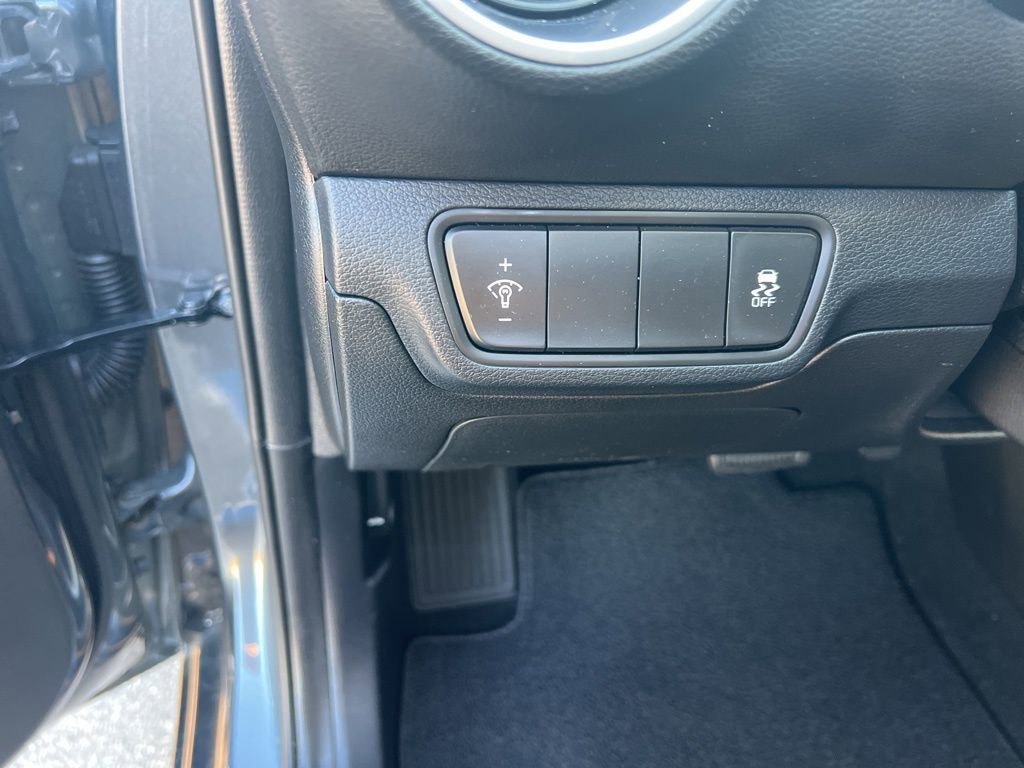 Used 2023 Kia Forte LX image 39