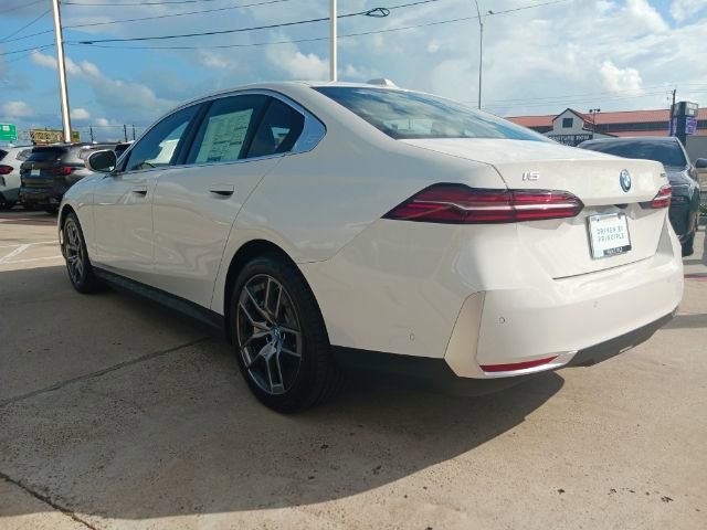 New 2024 BMW i5 eDrive40i w/ Convenience Package image 7