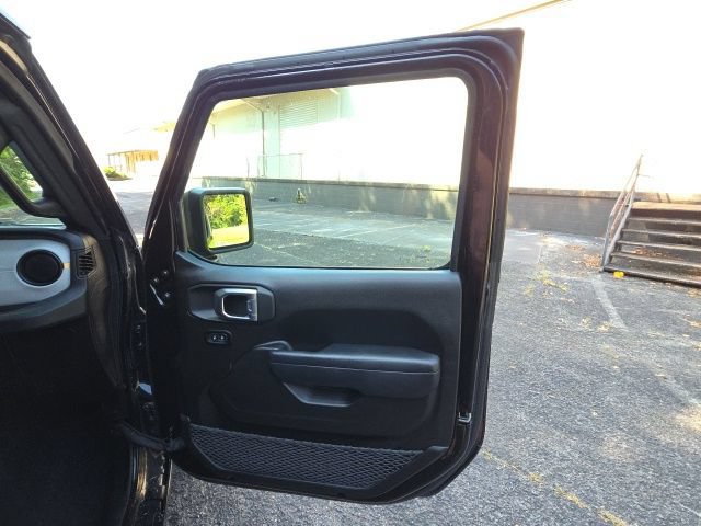 Used 2025 Jeep Gladiator Sport AWD/4WD image 21