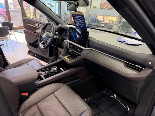 Used 2025 Ford Explorer Platinum w/ Ultimate Package AWD/4WD image 33
