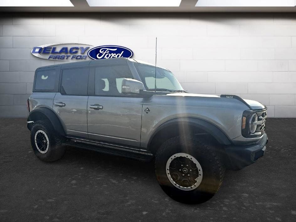 Used 2023 Ford Bronco Outer Banks w/ Sasquatch Package AWD/4WD image 10