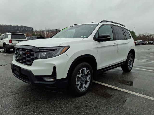 Used 2023 Honda Passport TrailSport image 3