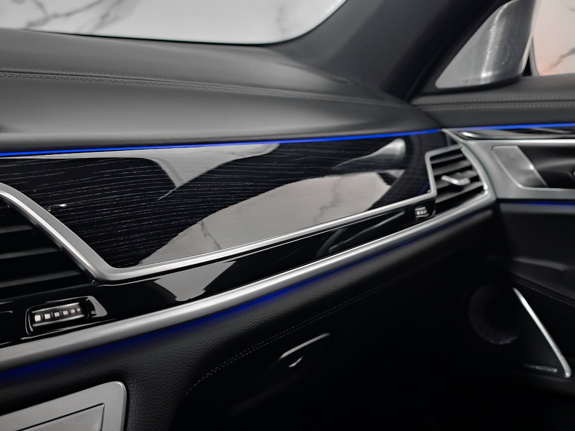 Used 2022 BMW 750i xDrive w/ Executive Package image 30