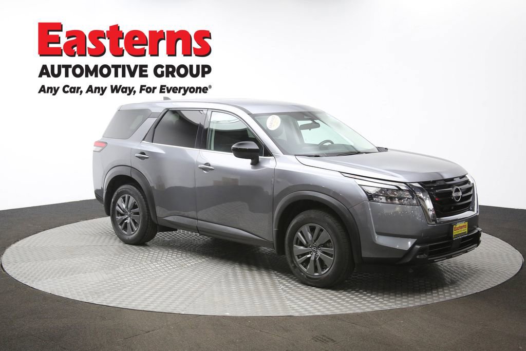 Used 2024 Nissan Pathfinder S image 48