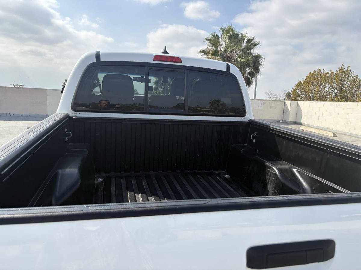 Used 2014 Toyota Tacoma PreRunner image 15