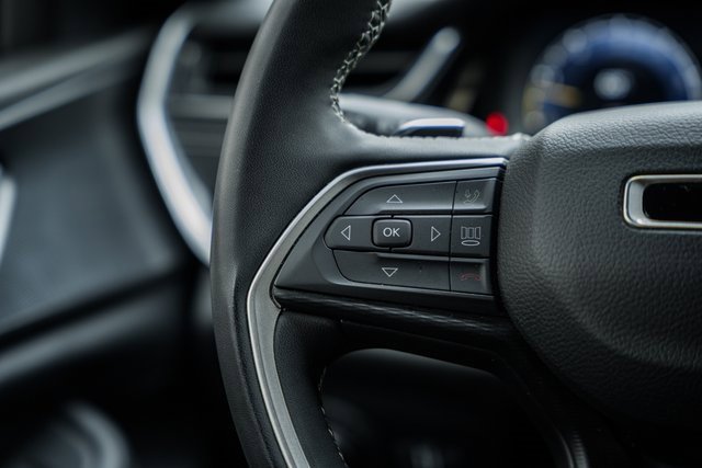 Used 2023 Jeep Grand Cherokee Altitude image 35