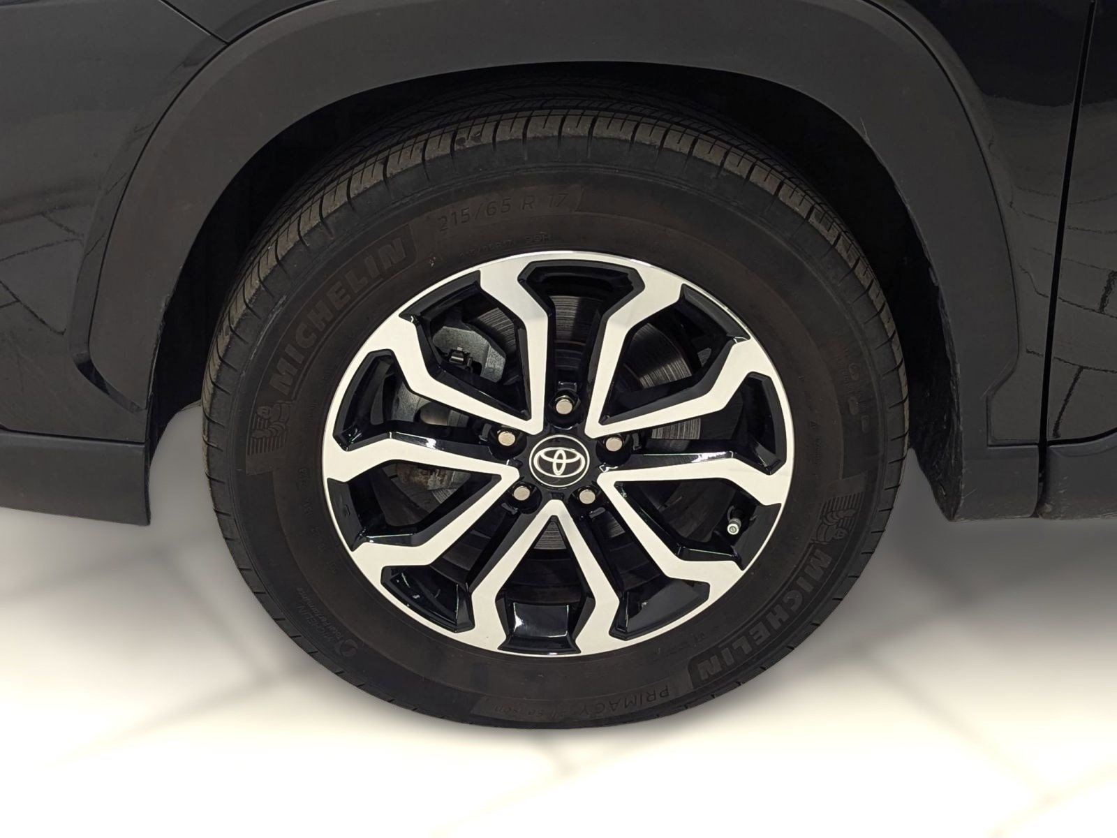 Used 2023 Toyota Corolla Cross S image 9