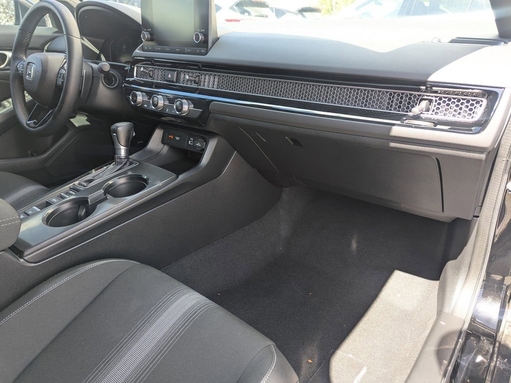 Used 2023 Honda Civic Sport image 8