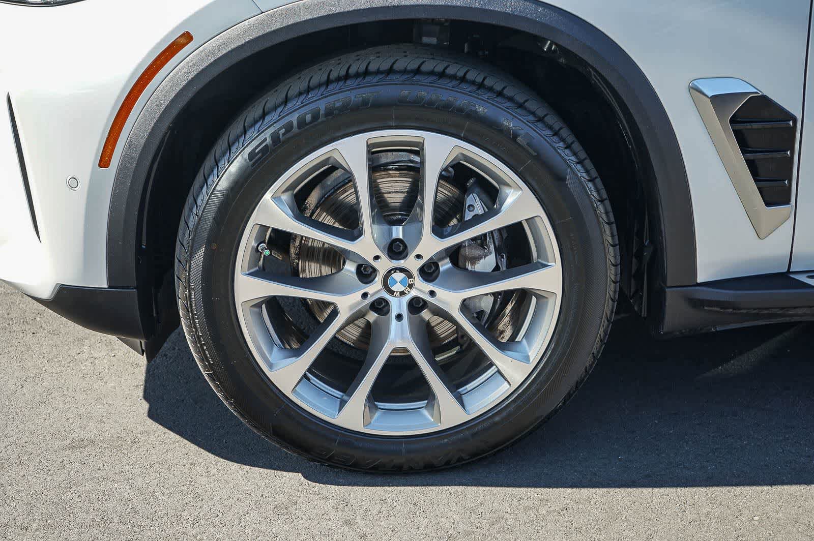 Used 2024 BMW X5 xDrive40i AWD/4WD image 8