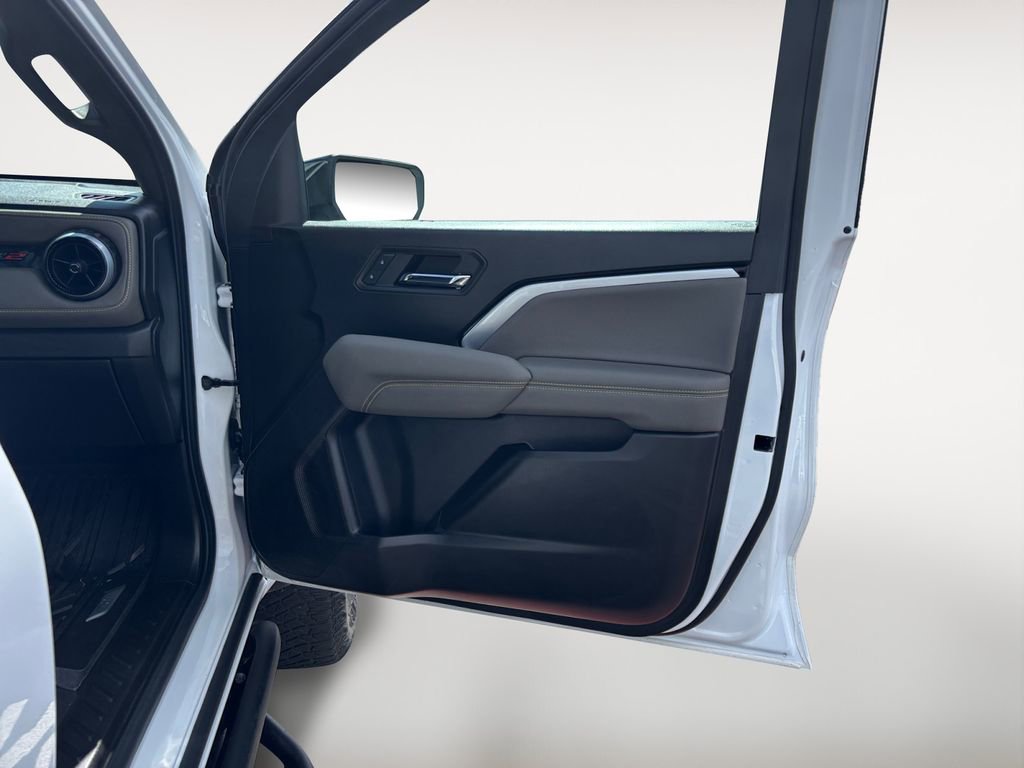 Used 2024 Chevrolet Colorado ZR2 w/ Technology Package image 11