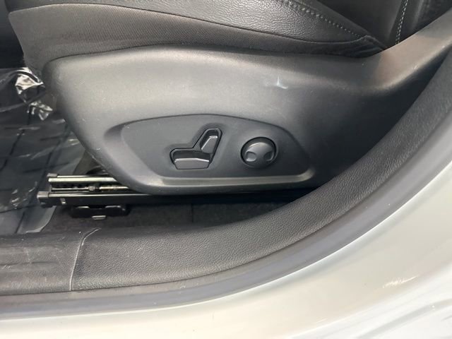 Used 2025 Jeep Compass Limited image 16