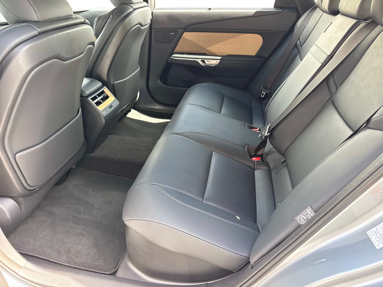 New 2026 Lexus ES 350e FWD image 13