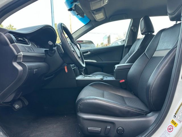 Used 2014 Toyota Camry SE image 9