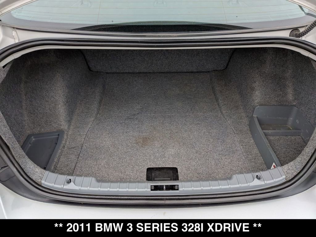 Used 2011 BMW 328i xDrive Sedan AWD/4WD image 26