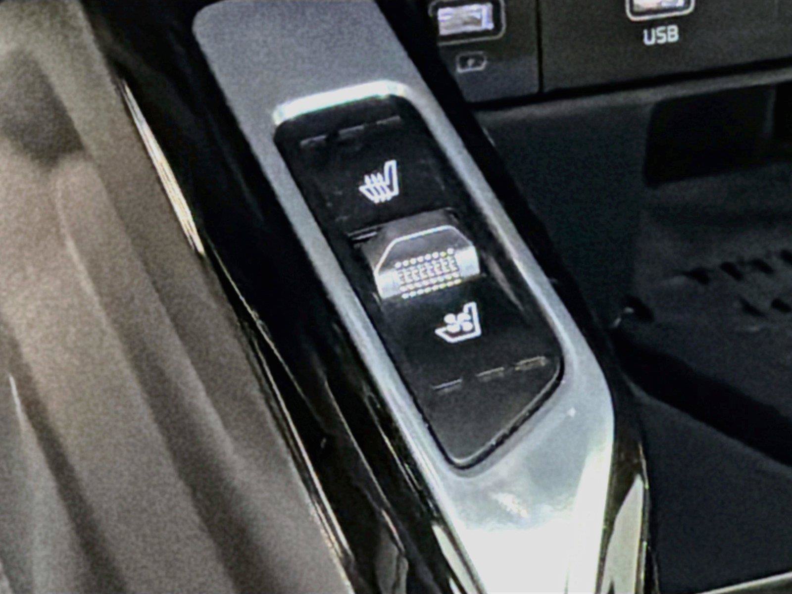 Used 2023 Kia Sorento SX AWD/4WD image 25