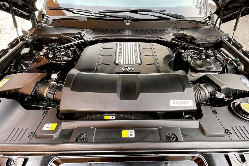 Certified 2022 Land Rover Range Rover Sport SVR image 30