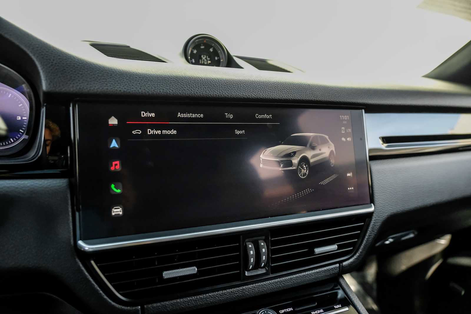 Used 2022 Porsche Cayenne image 31