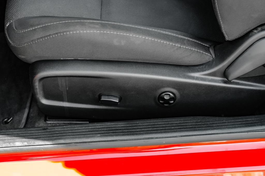 Used 2016 Dodge Challenger R/T Scat Pack RWD image 32
