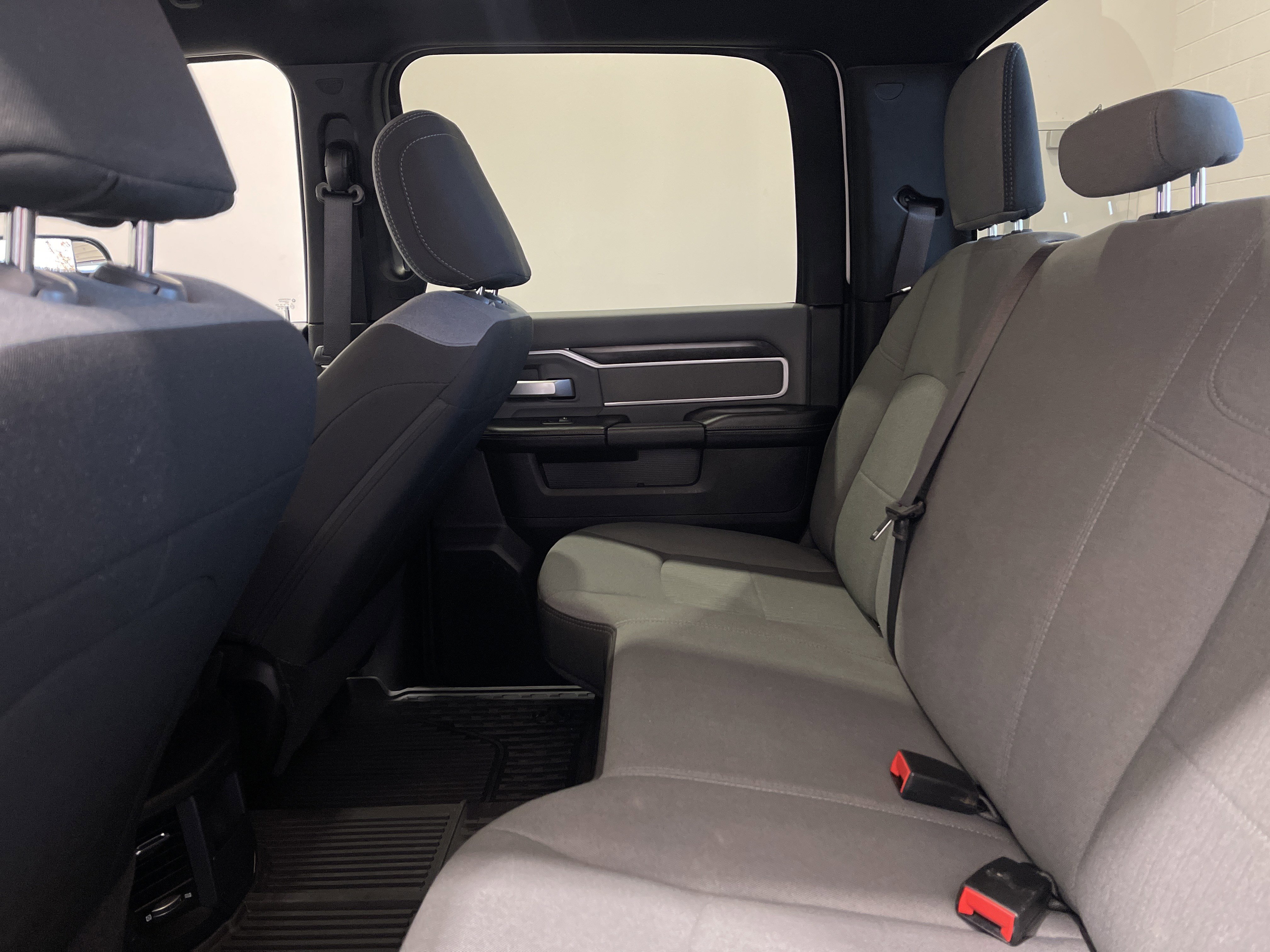 Used 2022 RAM 2500 Big Horn w/ Cold Weather Group image 26