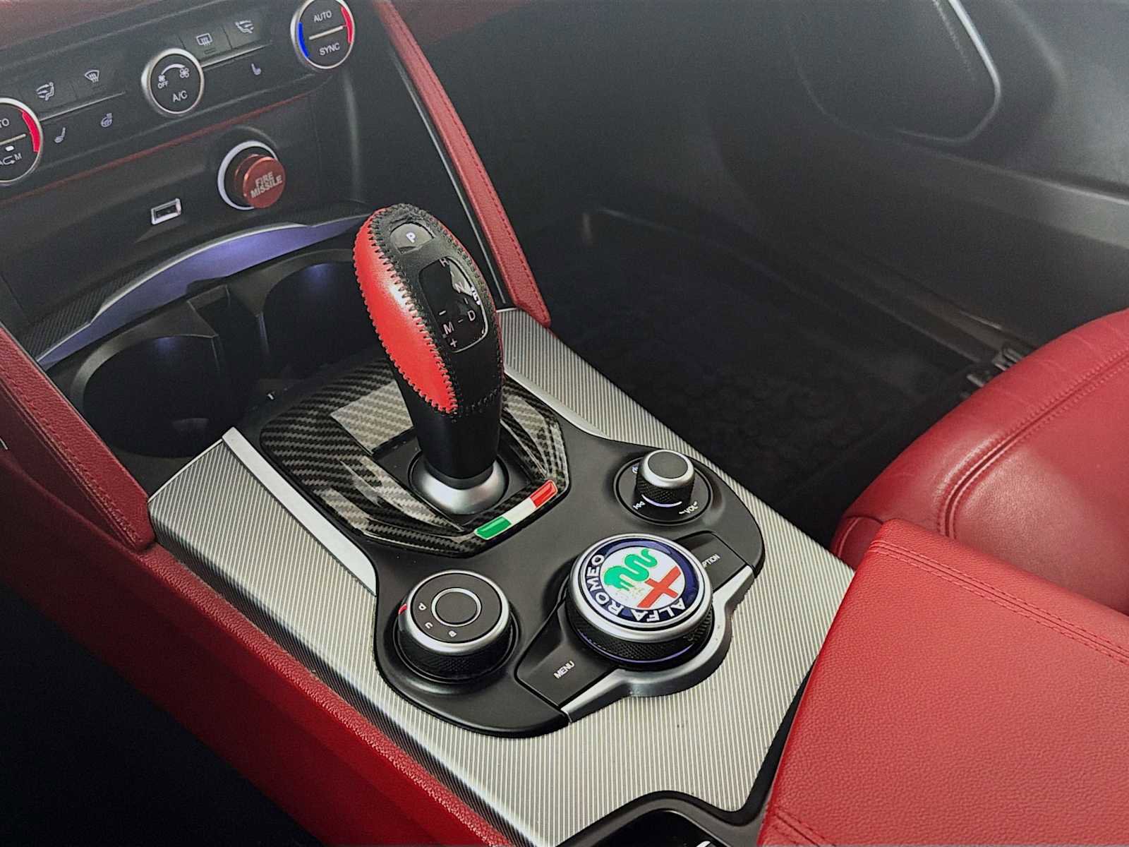 Used 2019 Alfa Romeo Stelvio Sport w/ Quick Order Package 22J Sport AWD/4WD image 18