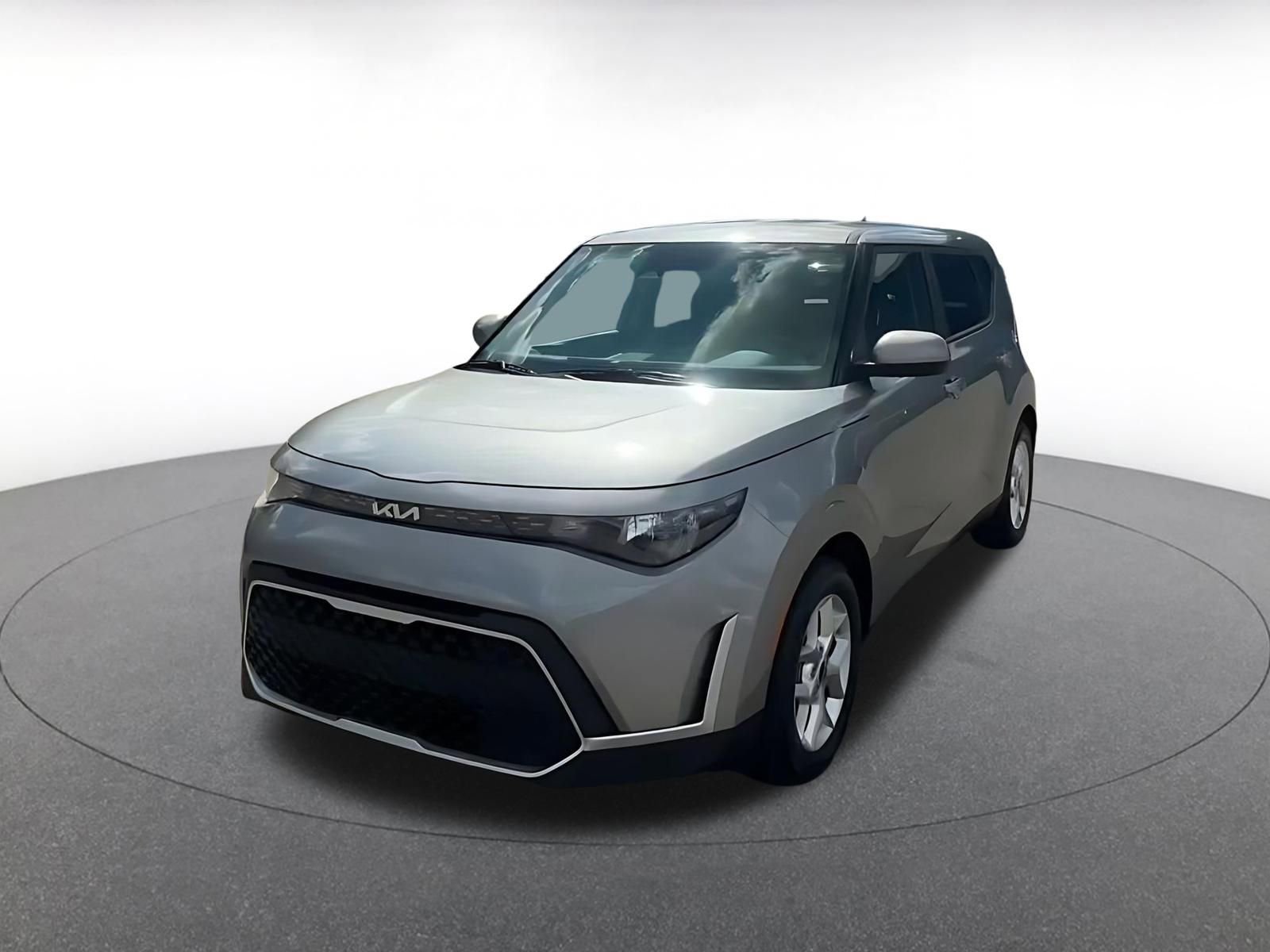 Used 2025 Kia Soul LX w/ LX Technology Package image 7