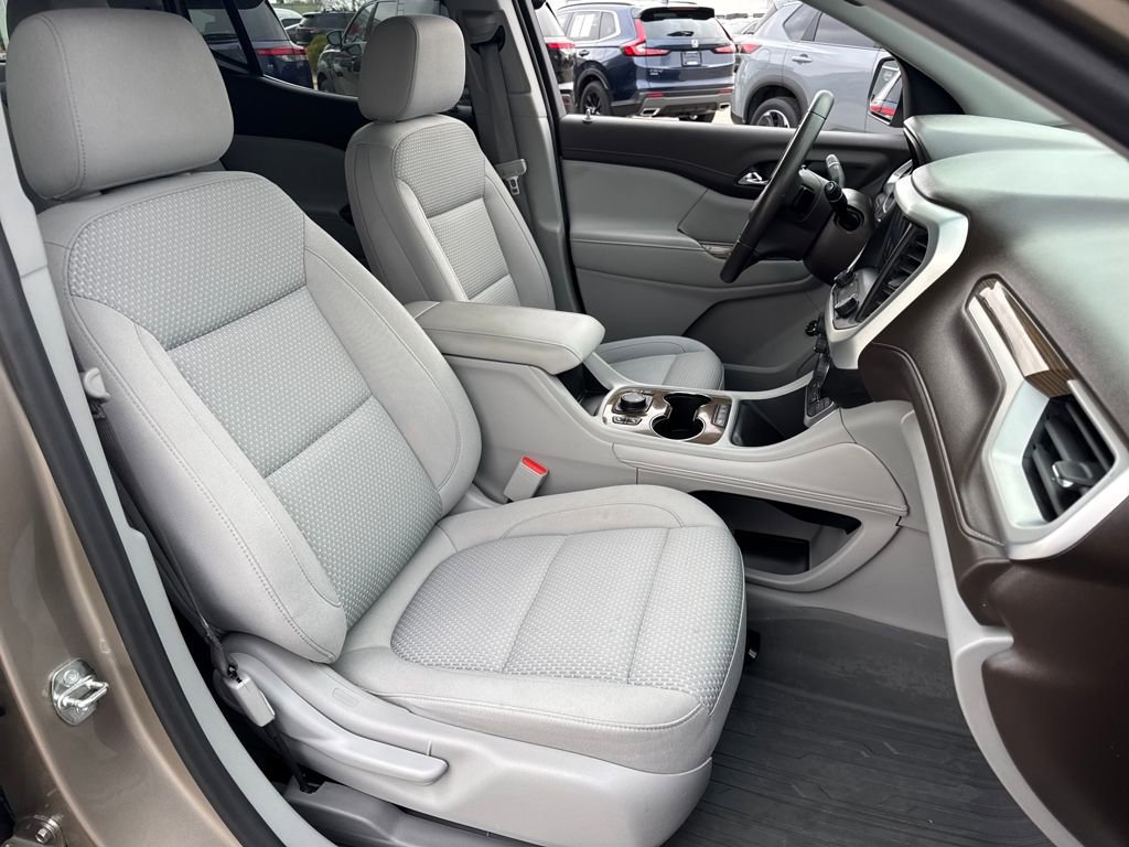 Used 2022 GMC Acadia SLE w/ Driver Convenience Package image 11