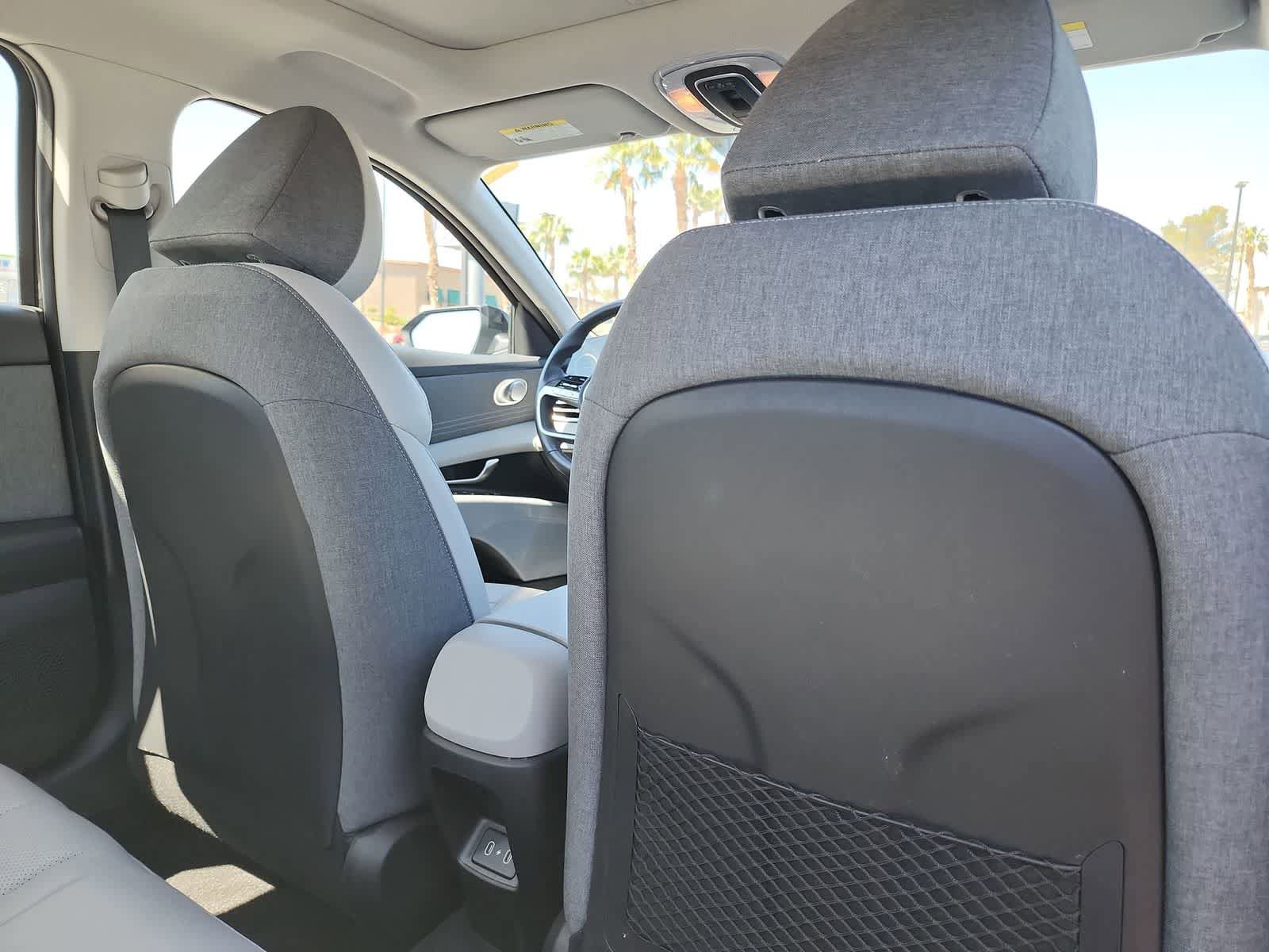 Certified 2025 Hyundai Elantra Limited FWD image 16