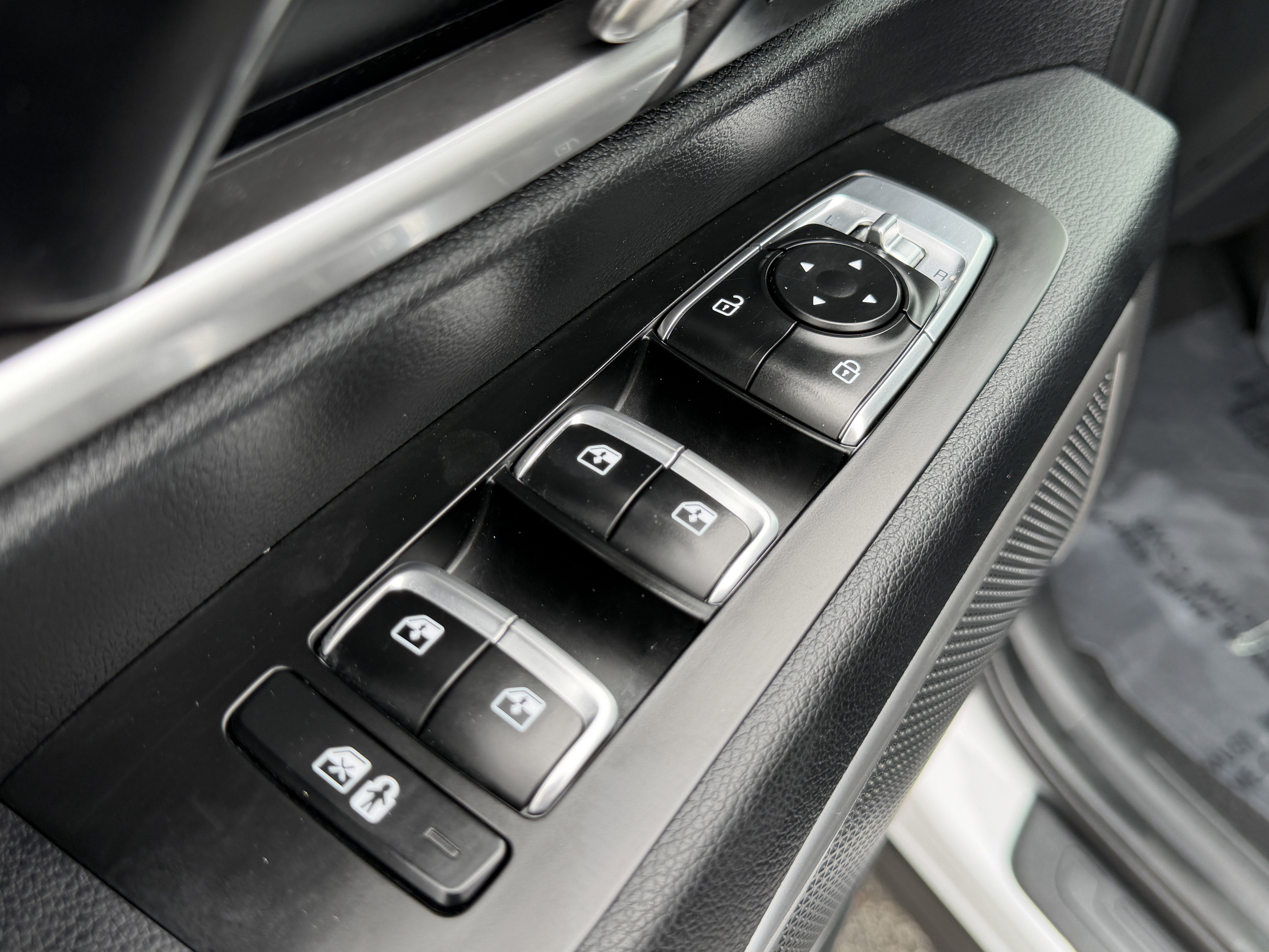 Used 2023 Kia Telluride S AWD/4WD image 14