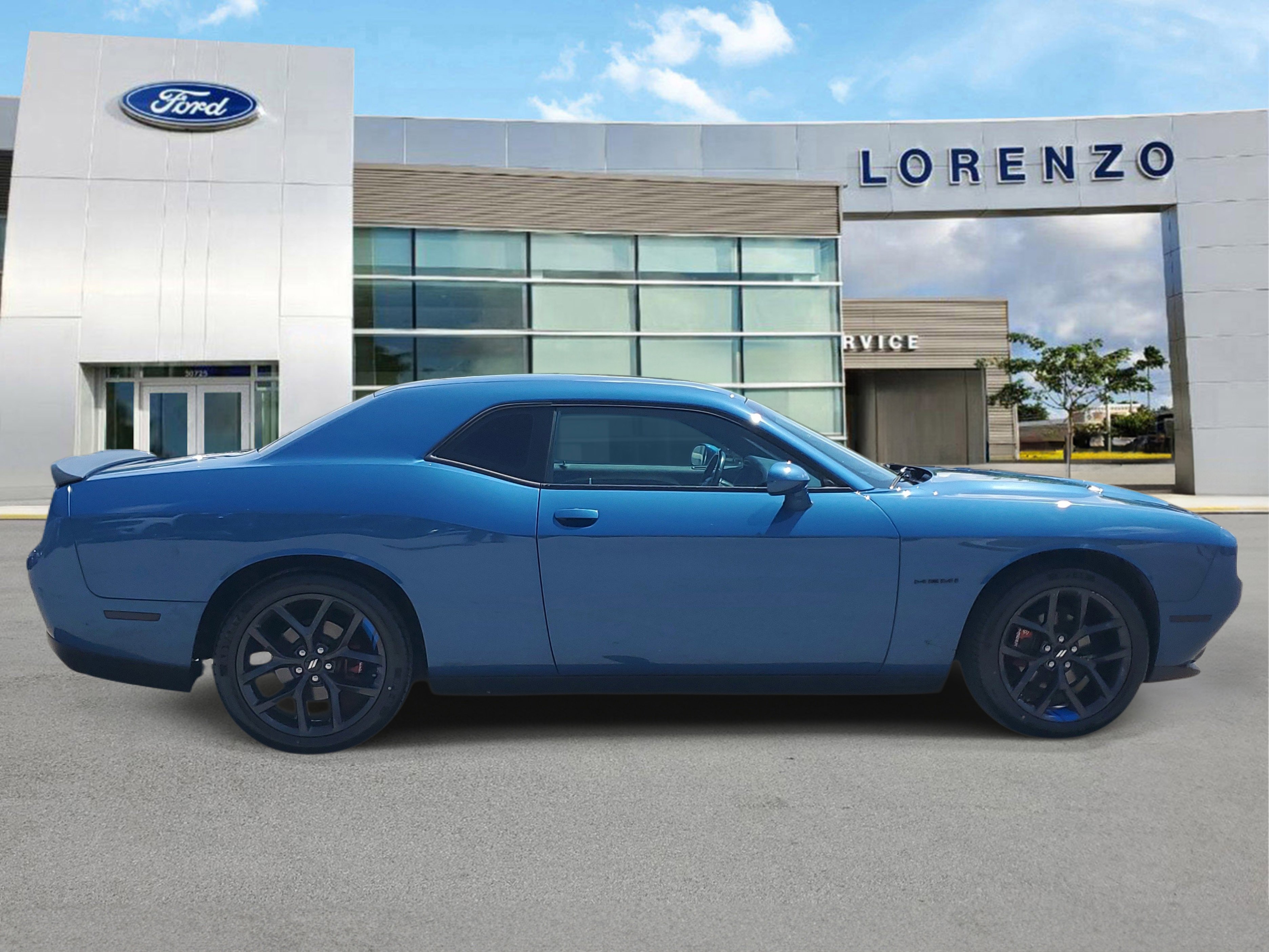 Used 2021 Dodge Challenger SXT w/ Blacktop Package image 4
