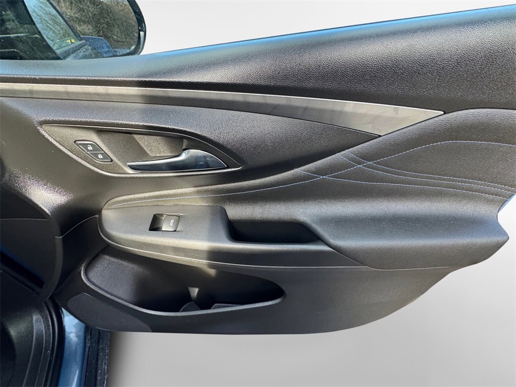 Used 2024 Buick Envista Sport Touring w/ Convenience I Package image 32