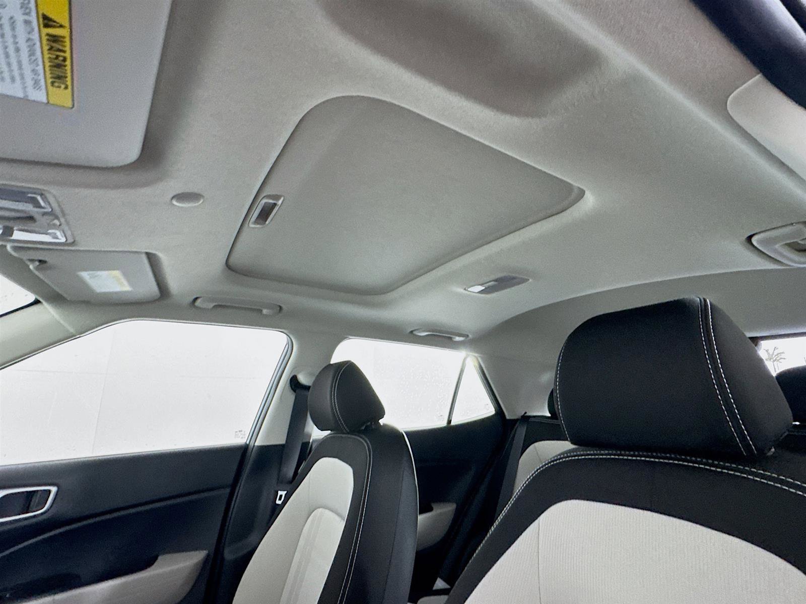 New 2025 Hyundai Venue SEL image 14