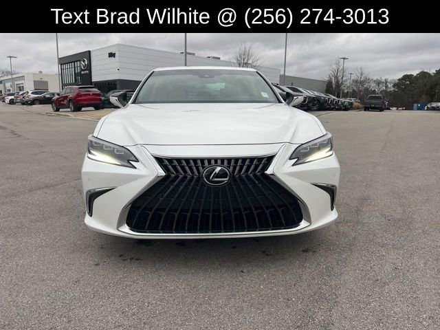 Used 2025 Lexus ES 300h Ultra Luxury image 2