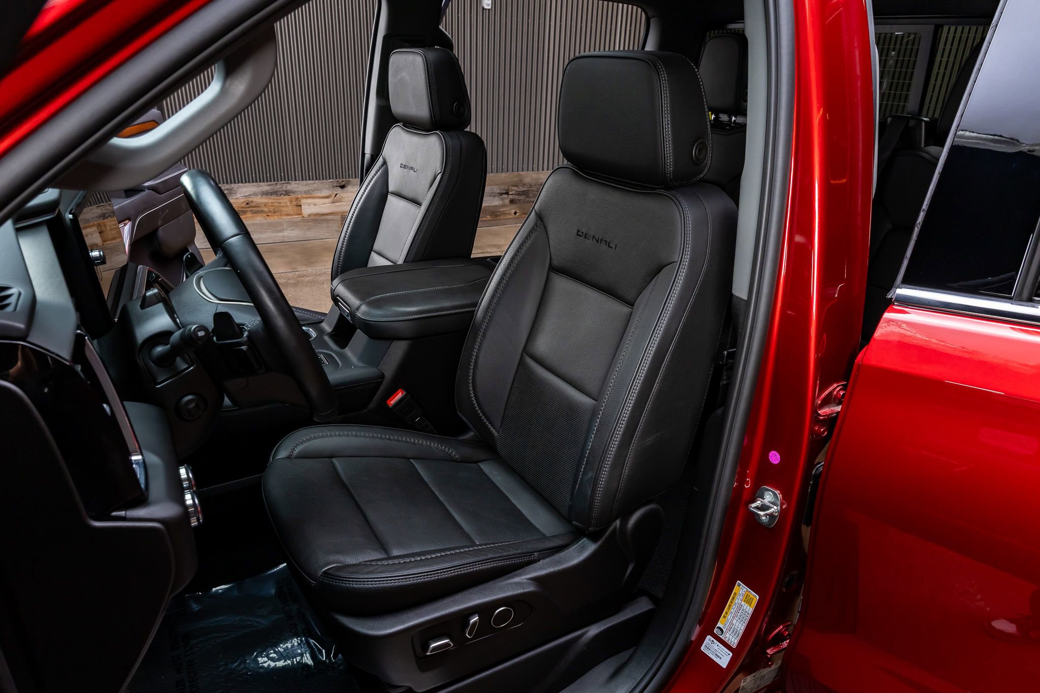 Used 2024 GMC Sierra 1500 Denali AWD/4WD image 30