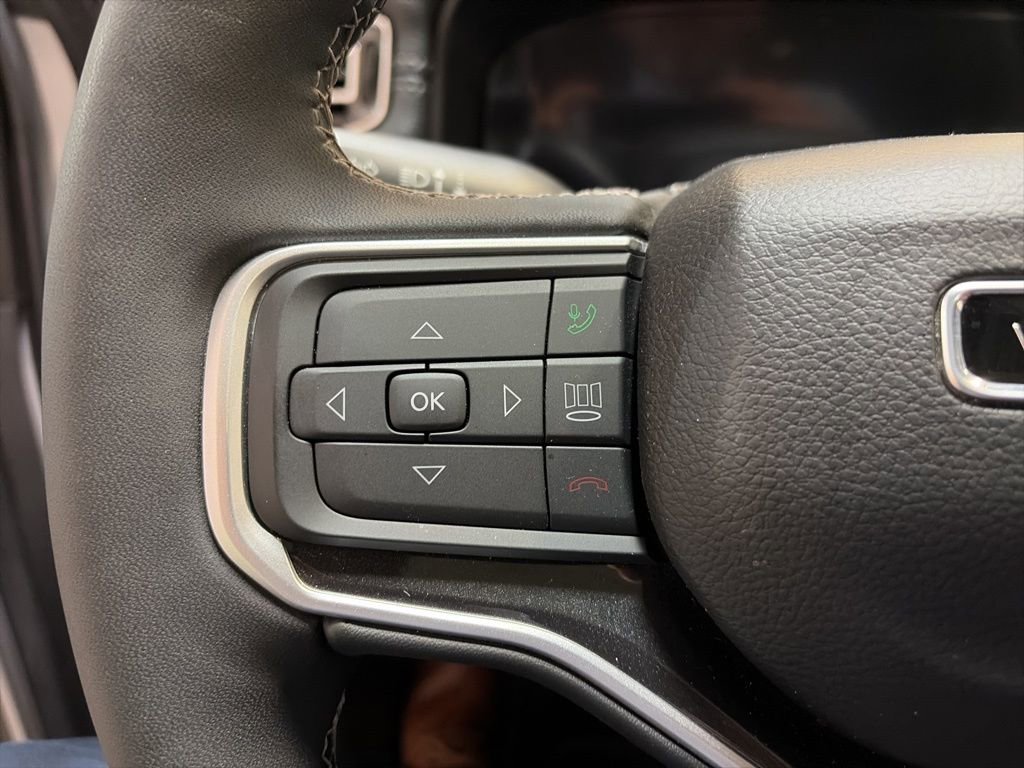 Used 2024 Jeep Wagoneer L 4WD w/ Premium Group I image 28