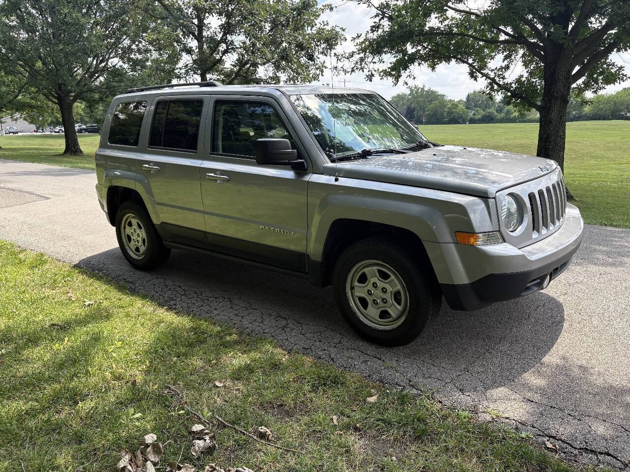 Used 2016 Jeep Patriot Sport w/ Power Value Group AWD/4WD image 11