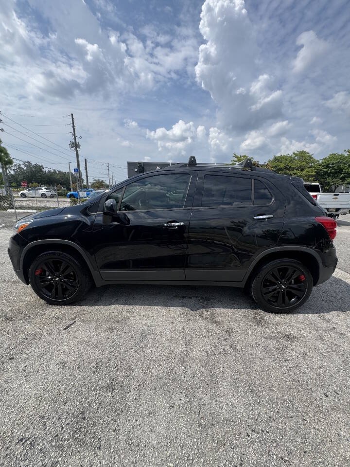 Used 2018 Chevrolet Trax LT w/ Sun & Sound Package AWD/4WD image 10