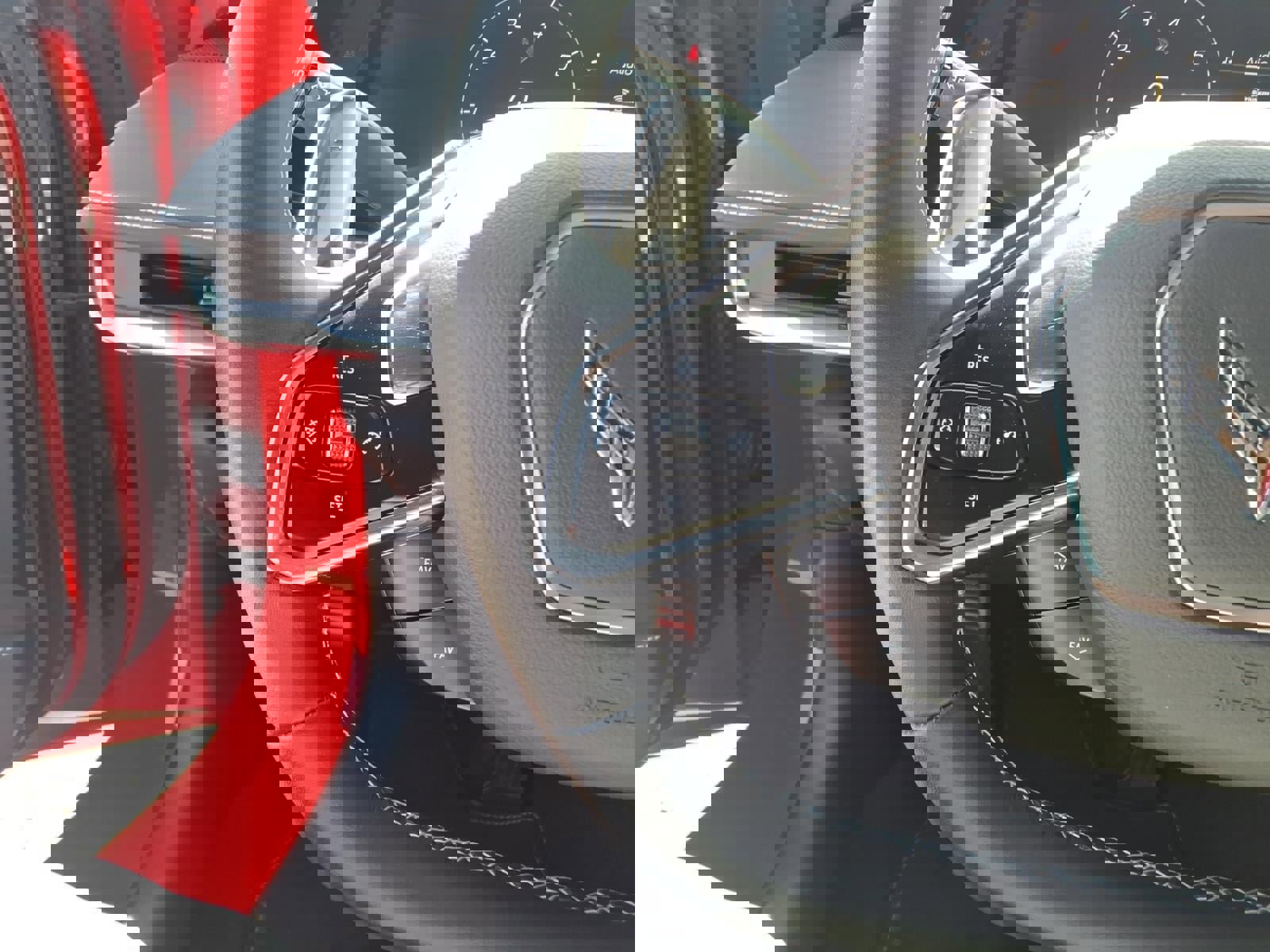 Used 2020 Chevrolet Corvette Stingray Coupe w/ Engine Appearance Package RWD image 13