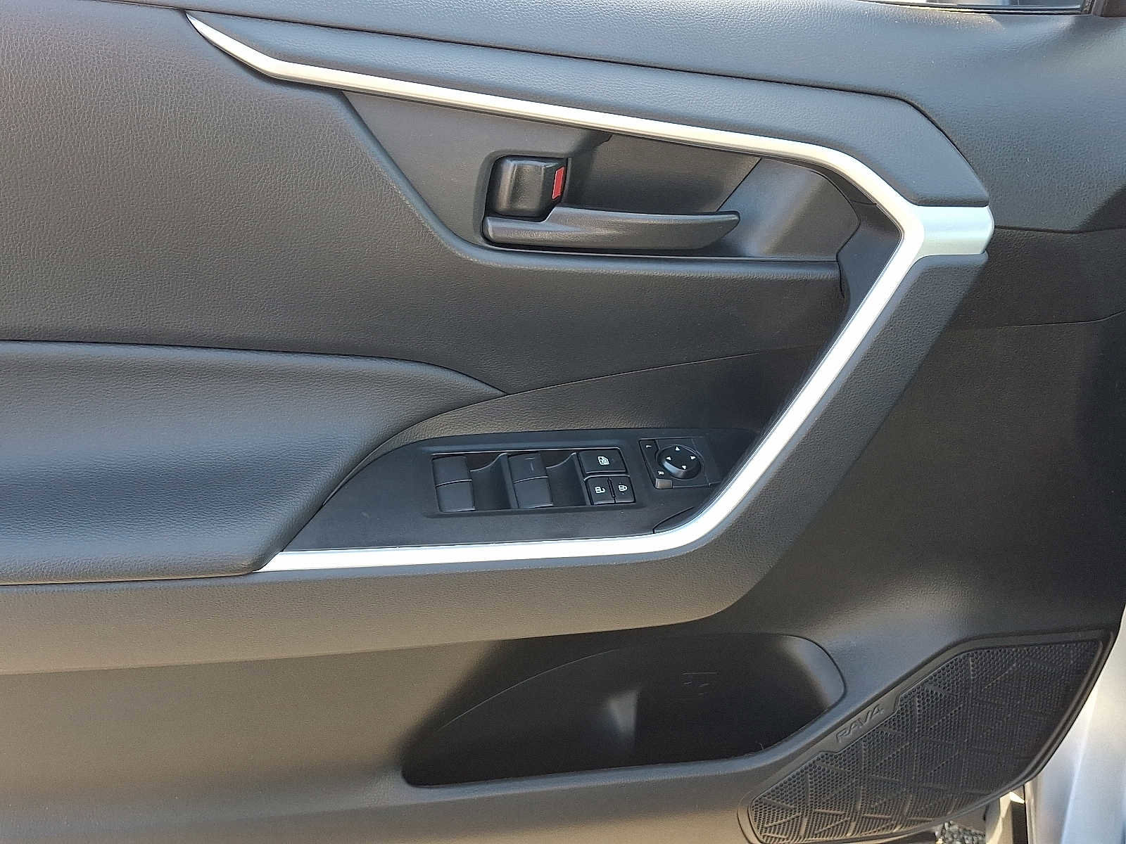 Certified 2023 Toyota RAV4 LE image 15