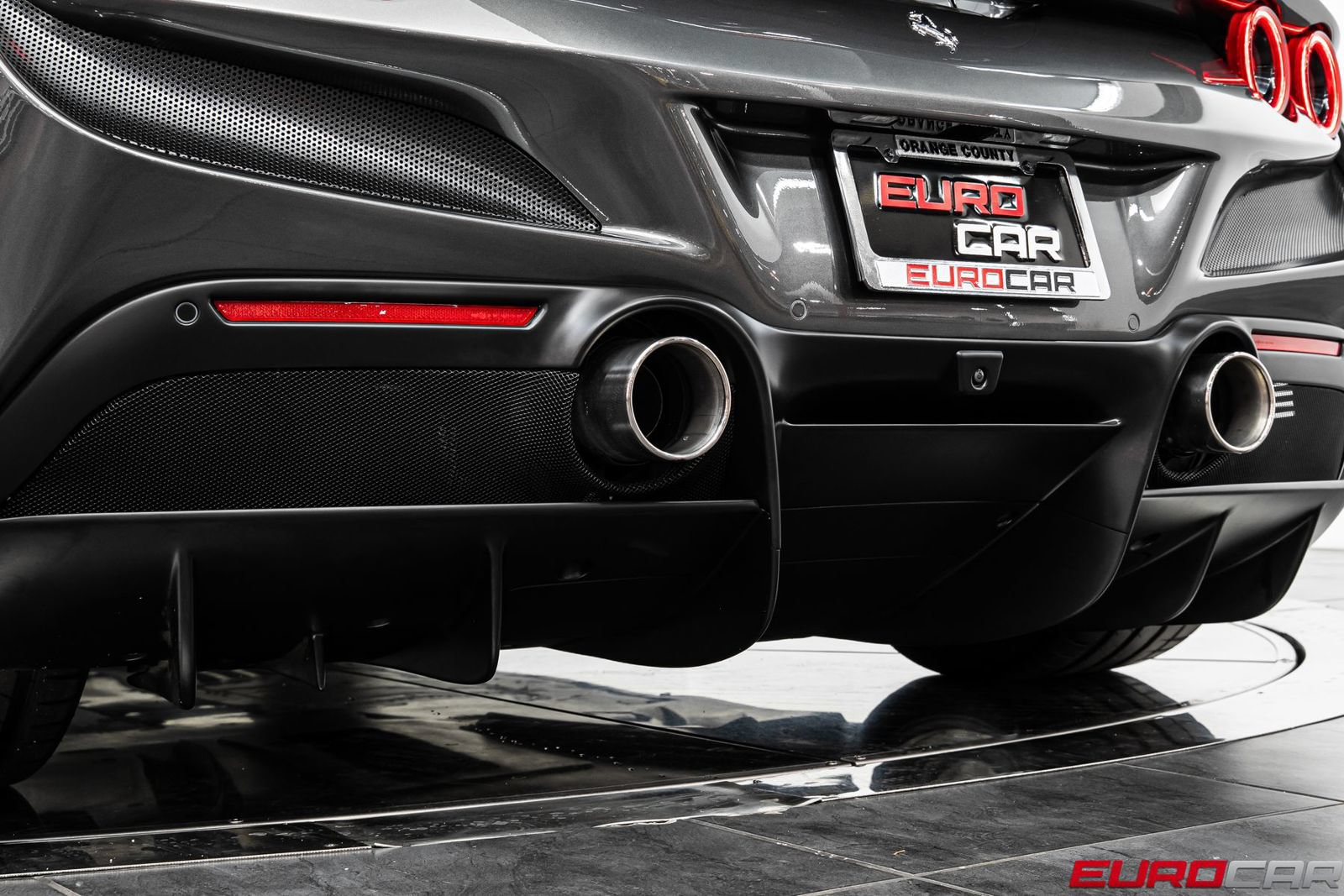 Used 2021 Ferrari F8 Tributo RWD image 24