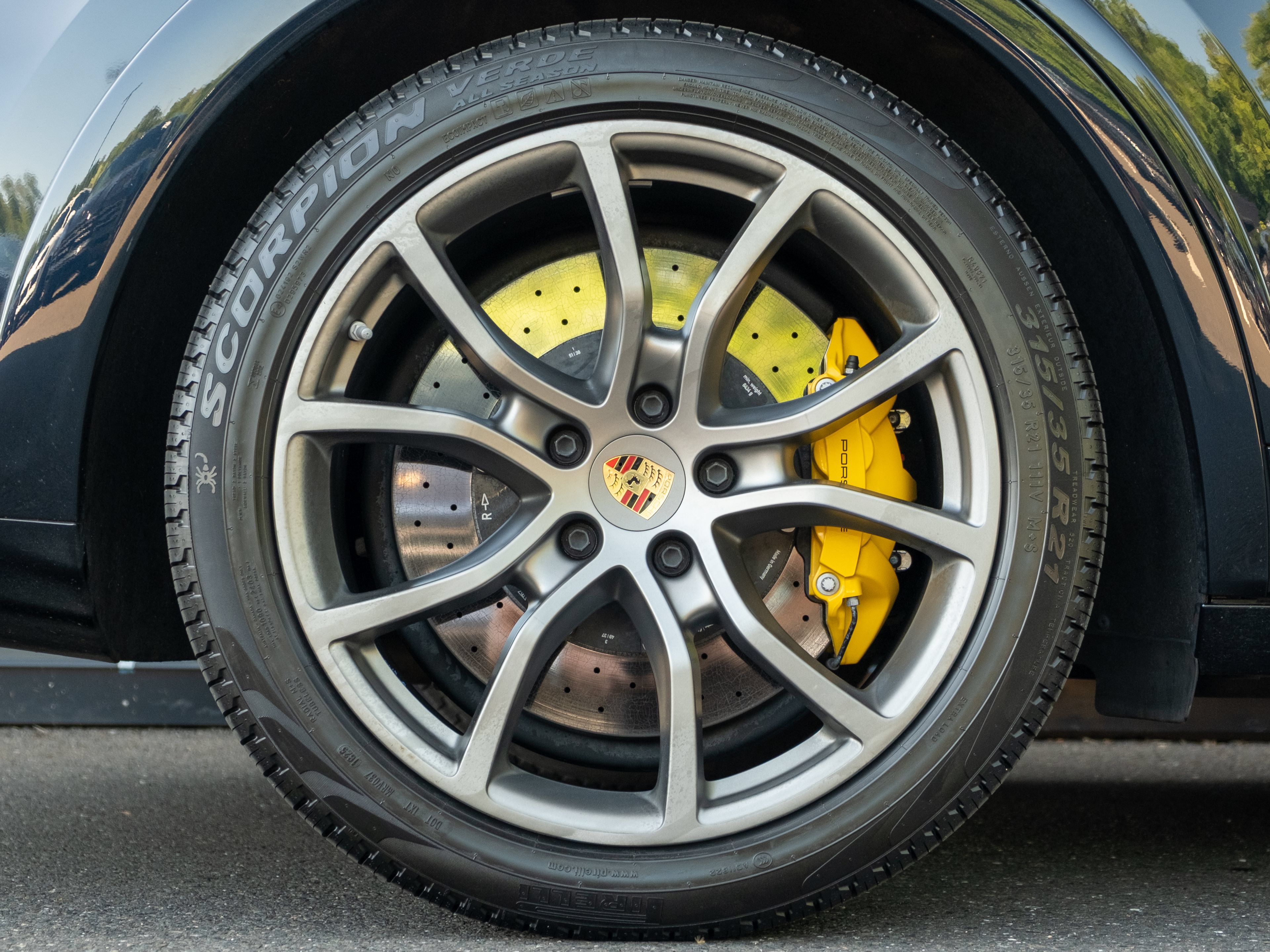 Certified 2023 Porsche Cayenne Turbo S AWD/4WD image 14