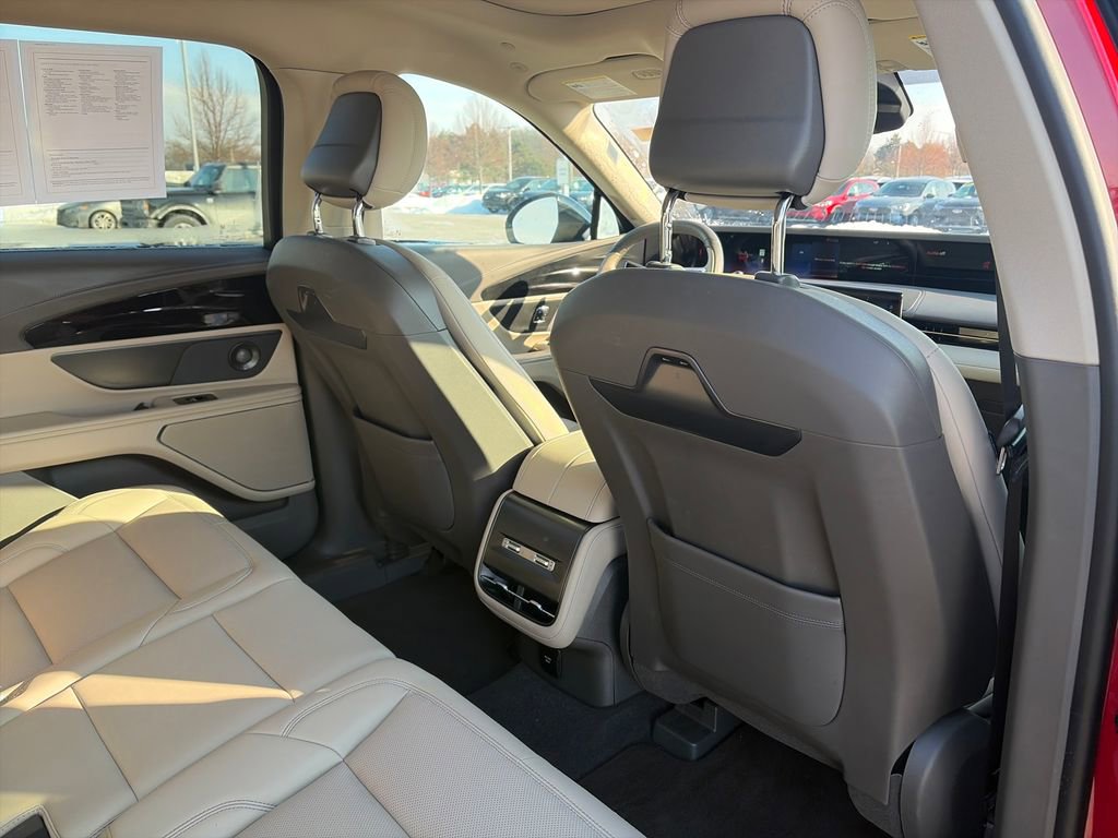 Used 2025 Lincoln Nautilus Premier w/ Equipment Group 102A AWD/4WD image 34