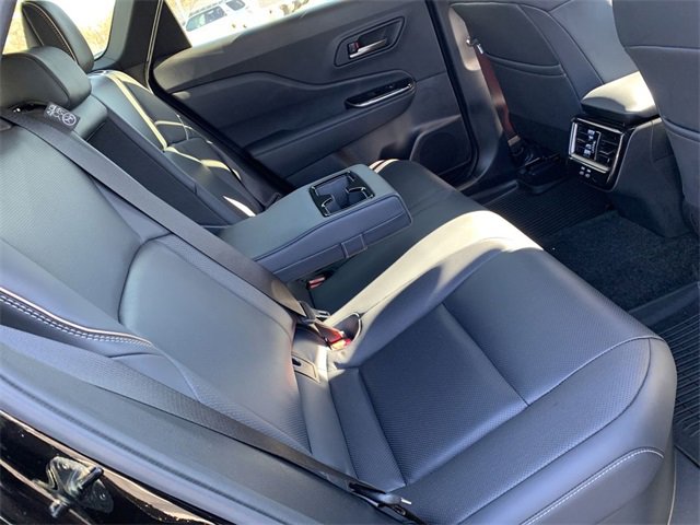 Used 2025 Toyota Crown Signia image 12