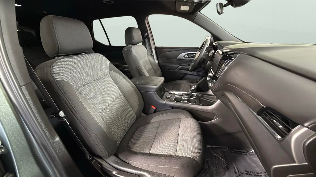 Used 2023 Chevrolet Traverse LT image 30